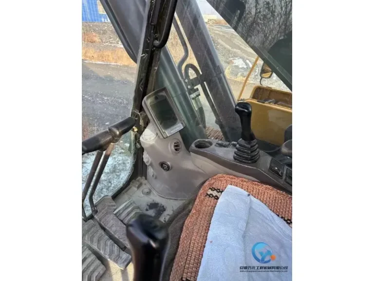 Used-Excavator-Volvo-EC380DL18