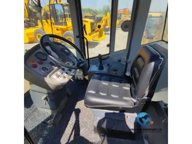 Used-Roller-XCMG-XS263J3_WH_800x600px