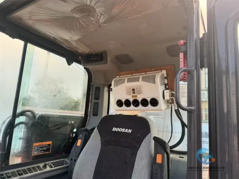Used-excavator-Doosan-DX60-14