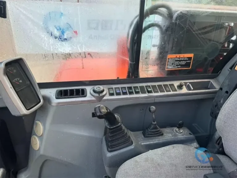 Used-excavator-Doosan-DX60-17